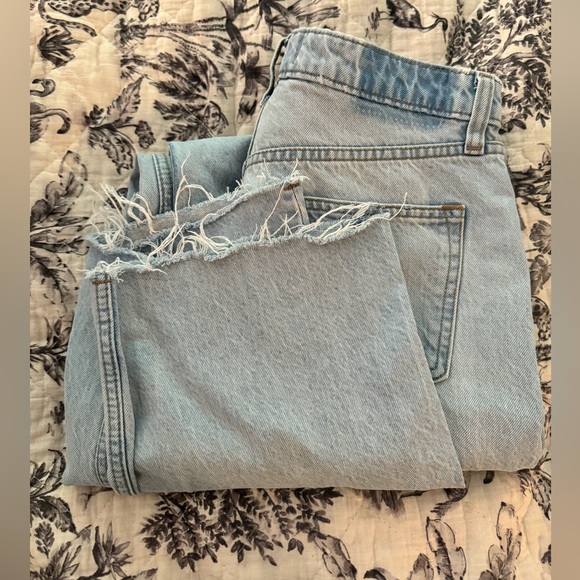 Abercrombie High Rise Loose Jean - Picture 5 of 7